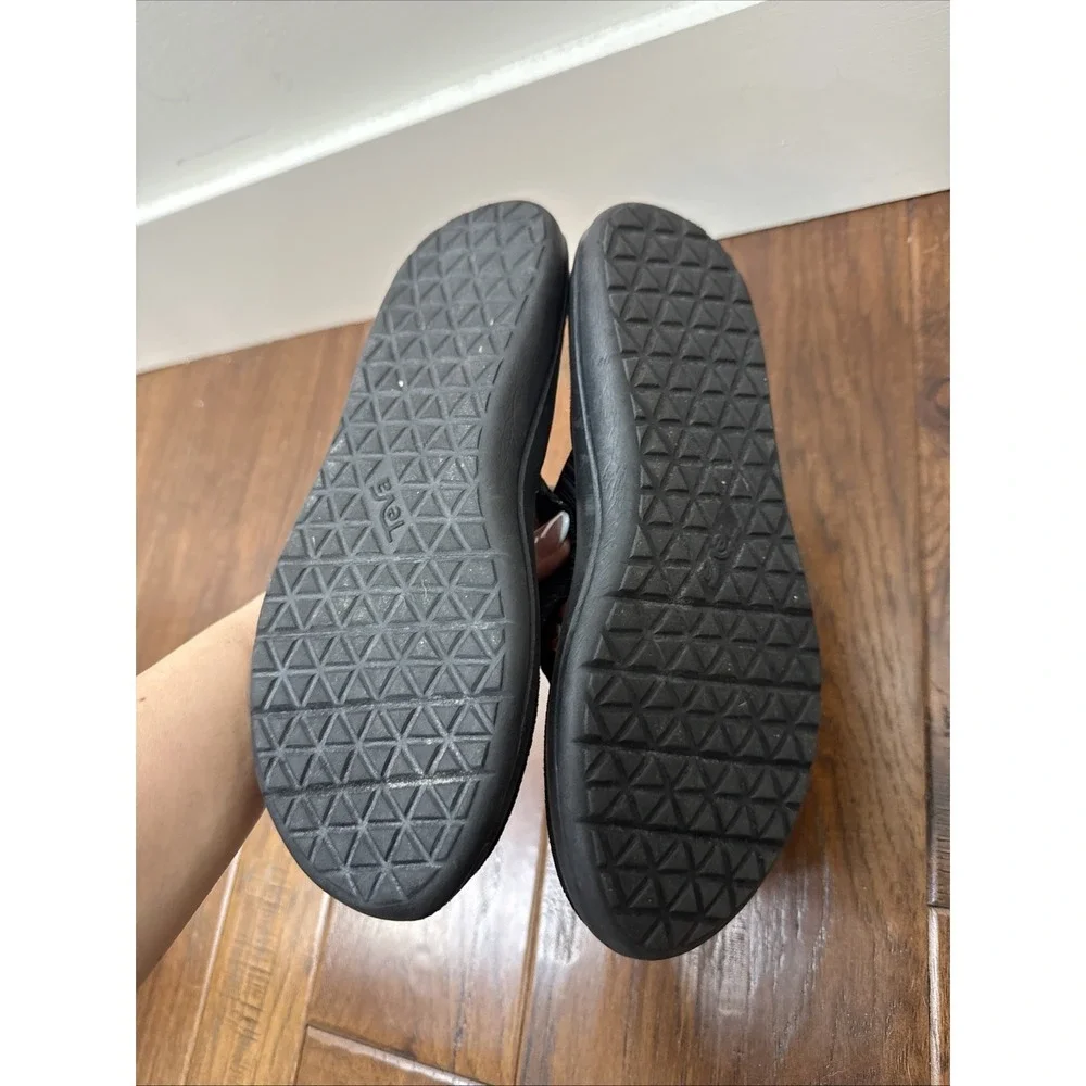 Teva Mush Flip Flops Sandals Women's 8 Black Y2K Beach Foam Lightweight Vacation